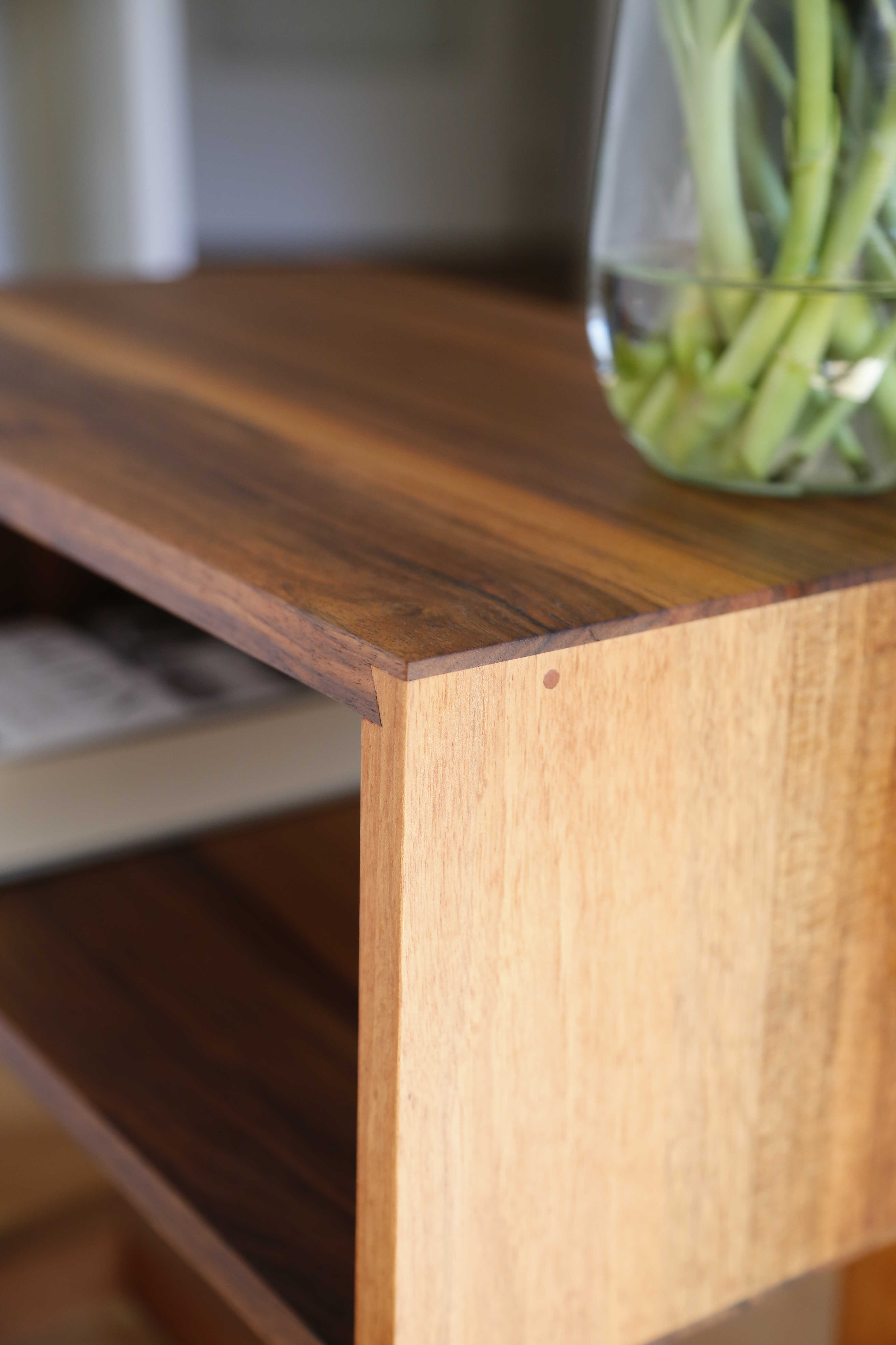 nachttisch proto nussl detail